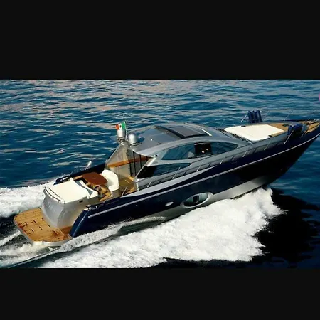 Yacht Botel
