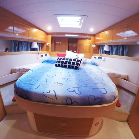 Yacht 3*