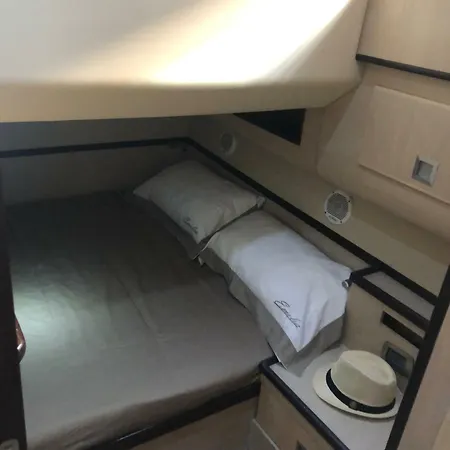 Yacht Capri