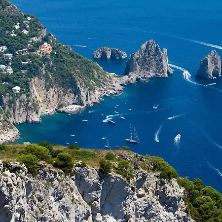 Yacht Πλωτό κατάλυμα 3*